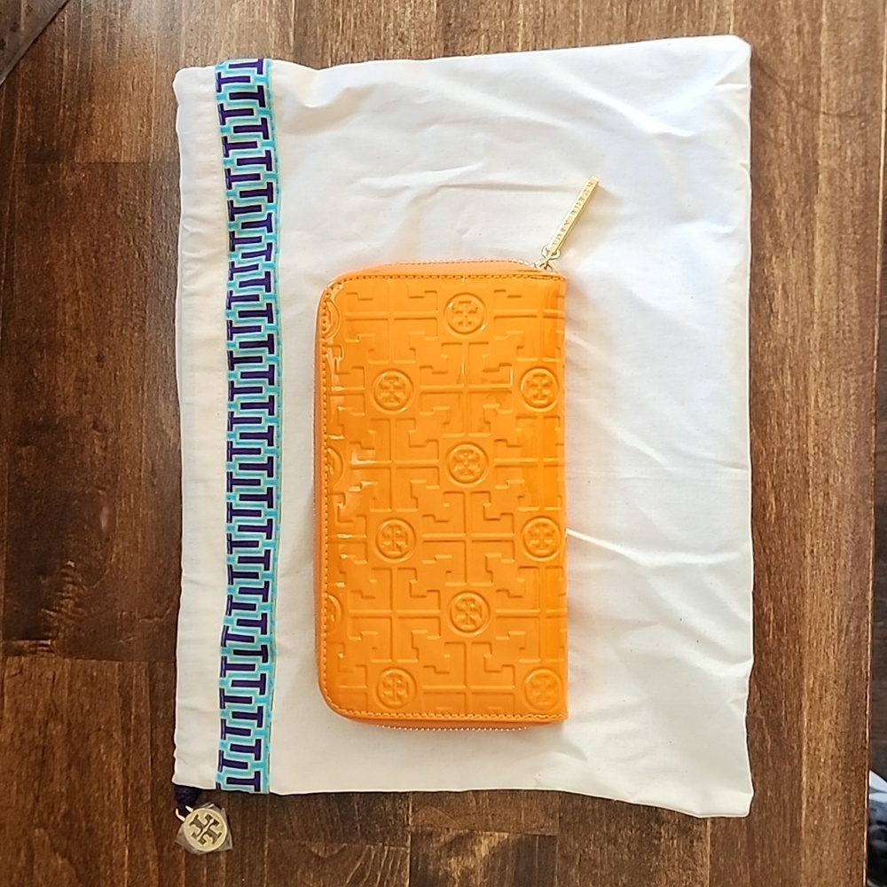 Tory Burch wallet